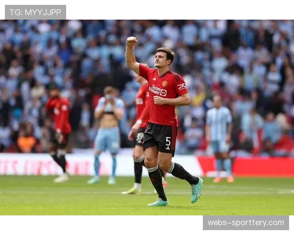 战术板：曼联如何利用B费与加纳乔的连线破解布伦特福德密集防守